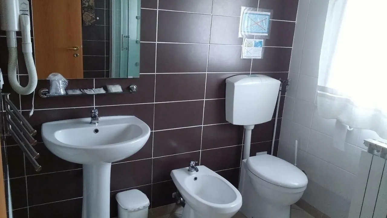 Venice Airport Room Favaro Veneto 0*,  Italy